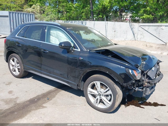 Salvage Audi Q3 Image