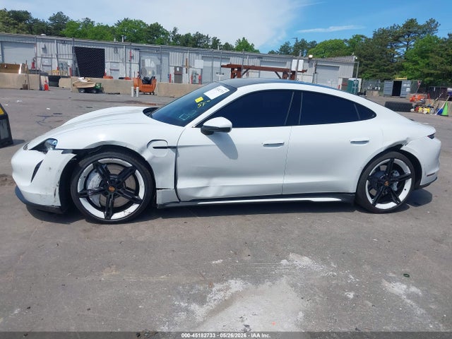 Porsche Taycan 4s