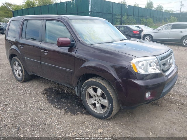 Salvage Honda Pilot Image