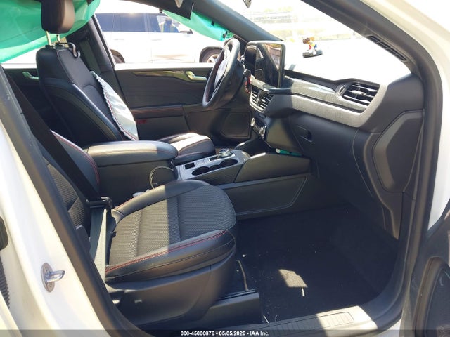 Ford Escape St-line