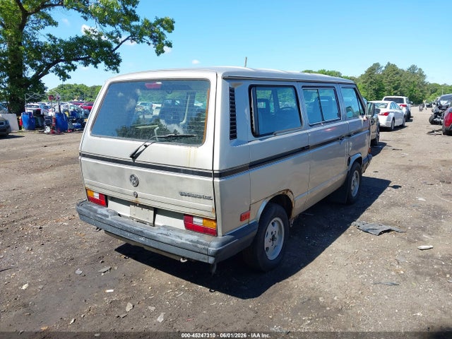 Volkswagen Vanagon Bus
