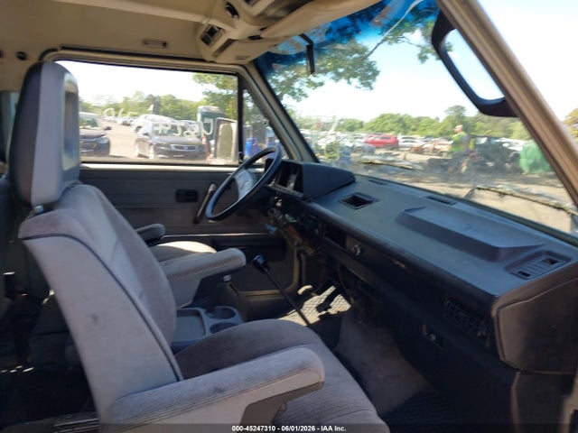 Volkswagen Vanagon Bus