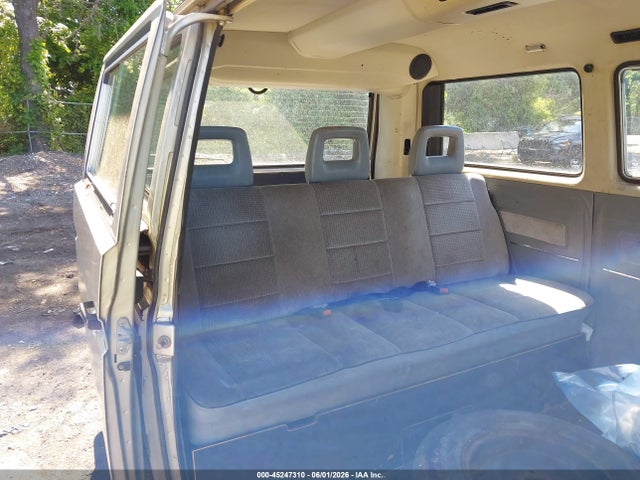 Volkswagen Vanagon Bus