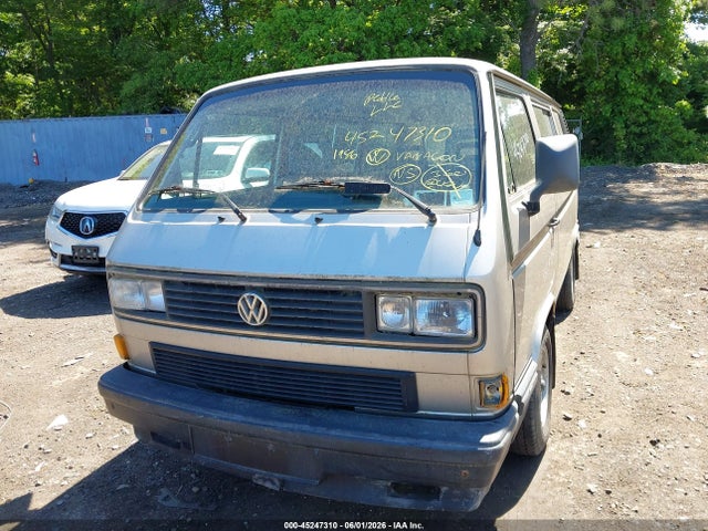 Volkswagen Vanagon Bus