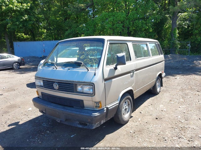 Volkswagen Vanagon Bus