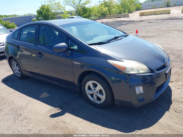 Salvage Toyota Prius Image