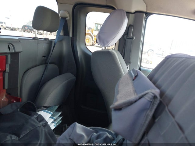Nissan Frontier S