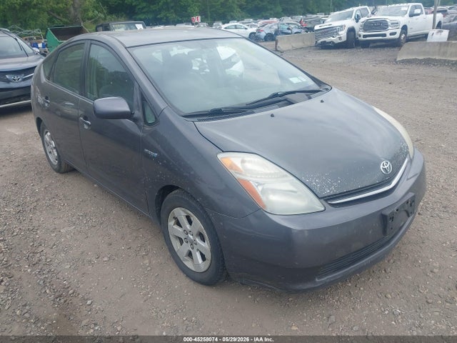 Salvage Toyota Prius Image
