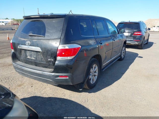 Toyota Highlander Base V6