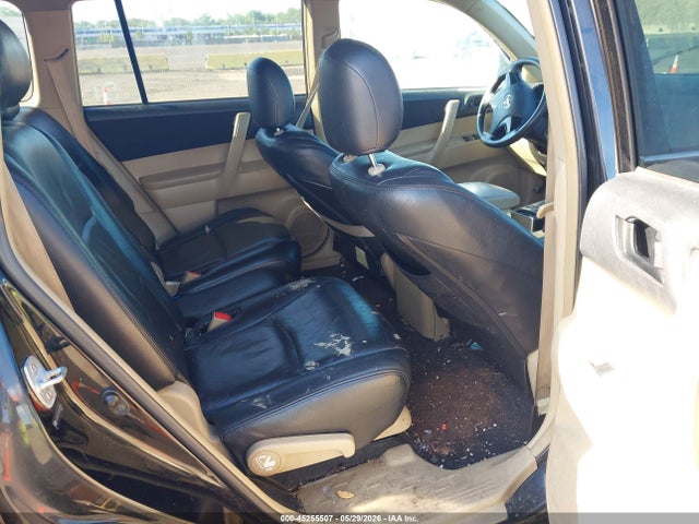 Toyota Highlander Base V6