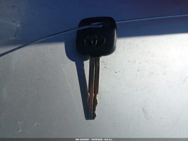 Toyota Highlander Base V6