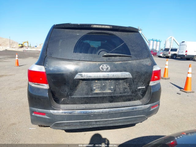 Toyota Highlander Base V6