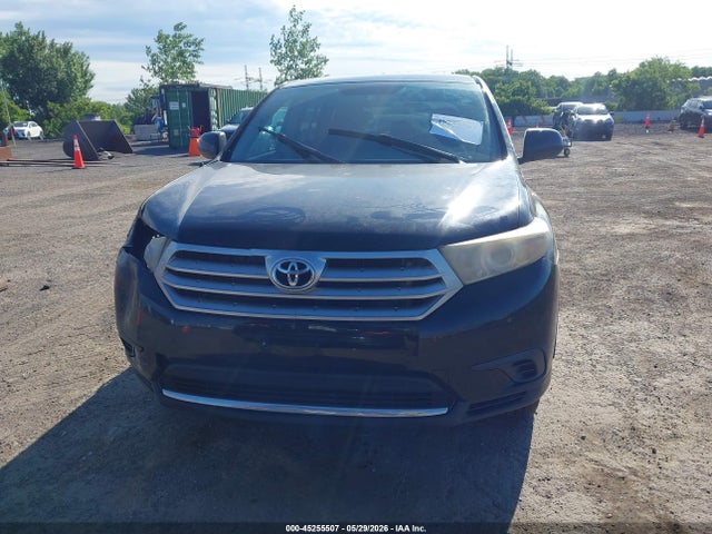 Toyota Highlander Base V6