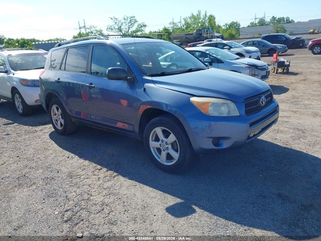 Salvage Toyota RAV4 Image