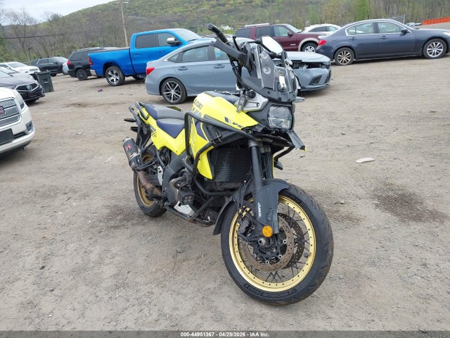 Salvage Suzuki Dl1050 Image