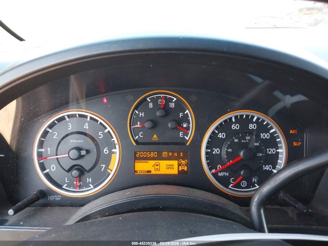 Nissan Titan Se