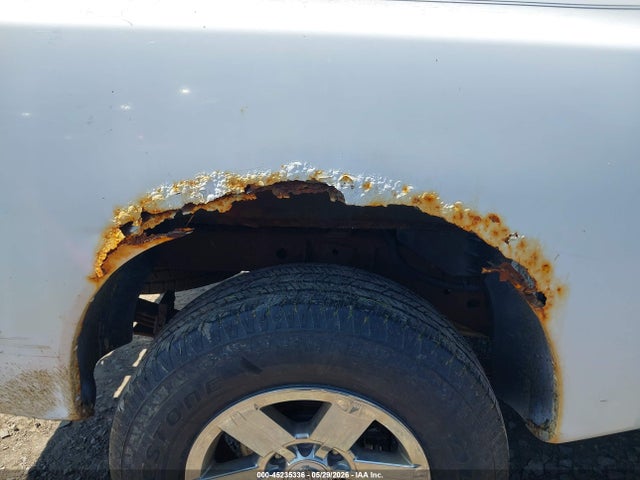 Nissan Titan Se