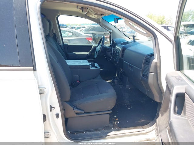 Nissan Titan Se
