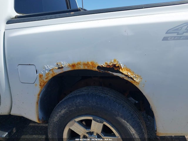 Nissan Titan Se