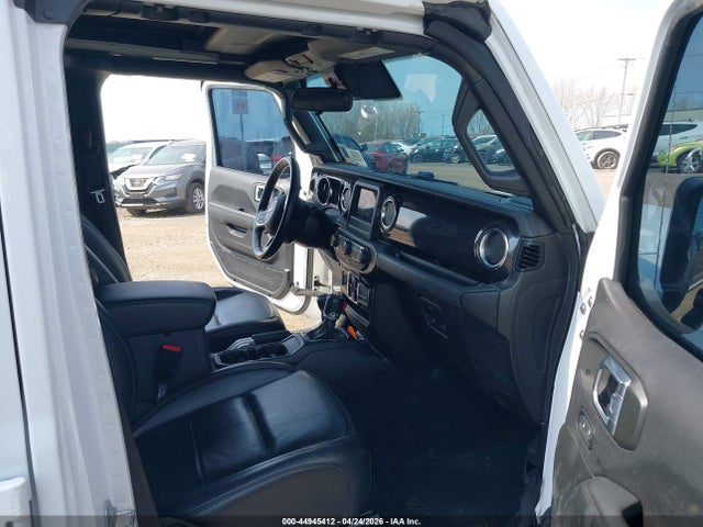 Jeep Wrangler Sahara Altitude 4x4