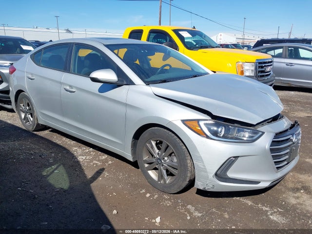 Salvage Hyundai ELANTRA Image