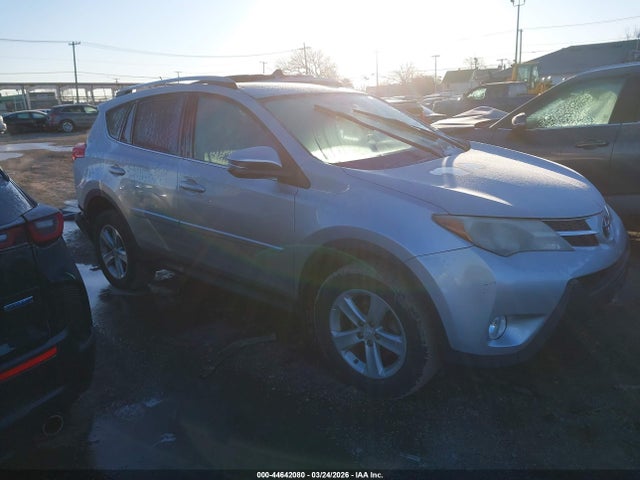 Salvage Toyota RAV4 Image