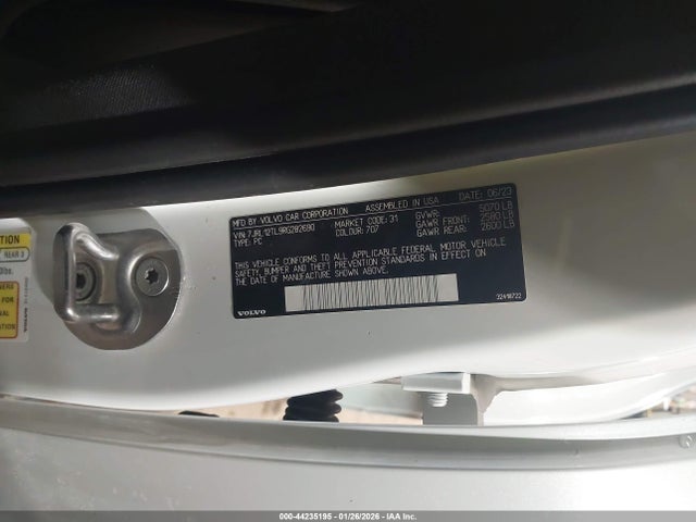 Volvo S60 B5 Plus Dark Theme