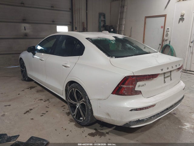 Volvo S60 B5 Plus Dark Theme