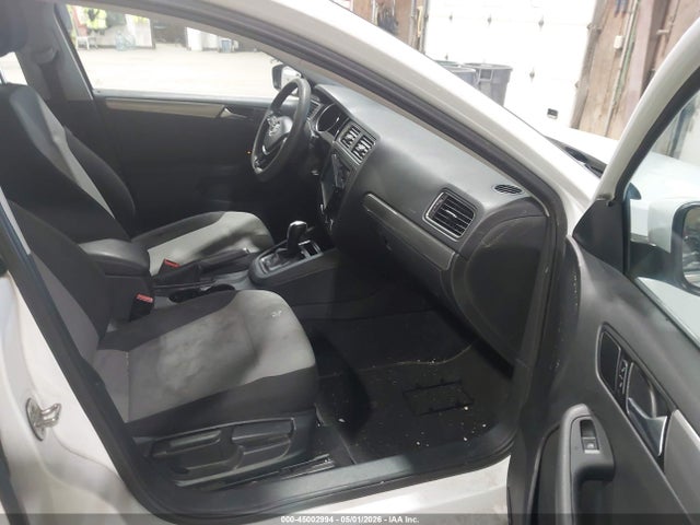 Volkswagen Jetta 1.4t S