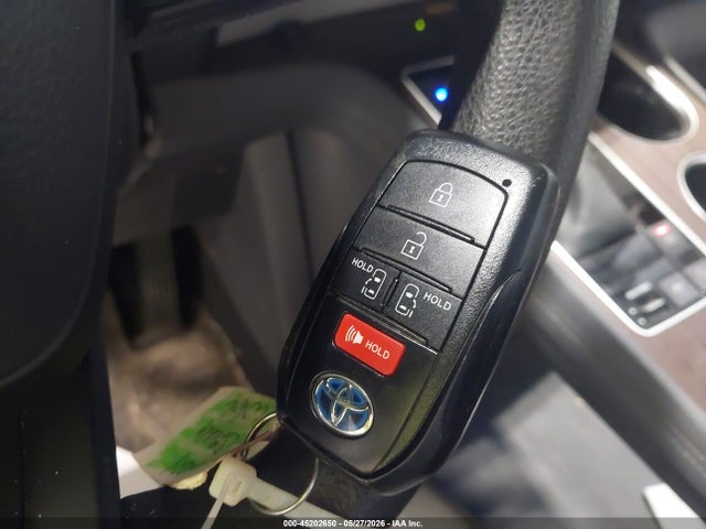 Toyota Sienna Le
