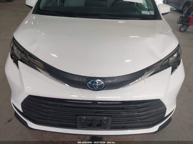 Toyota Sienna Le