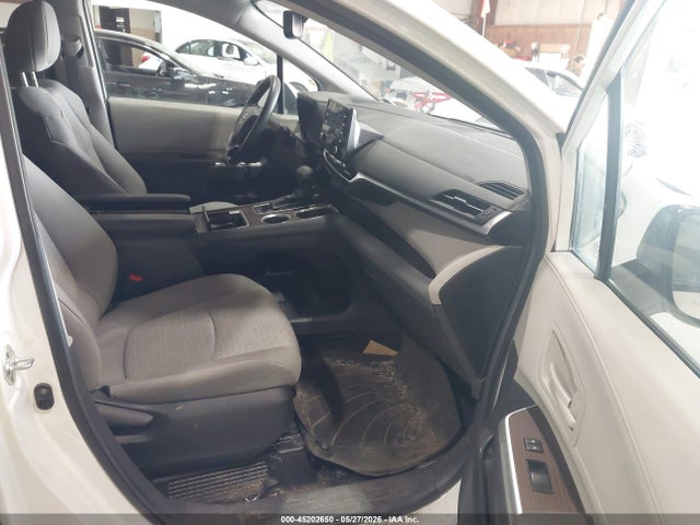 Toyota Sienna Le