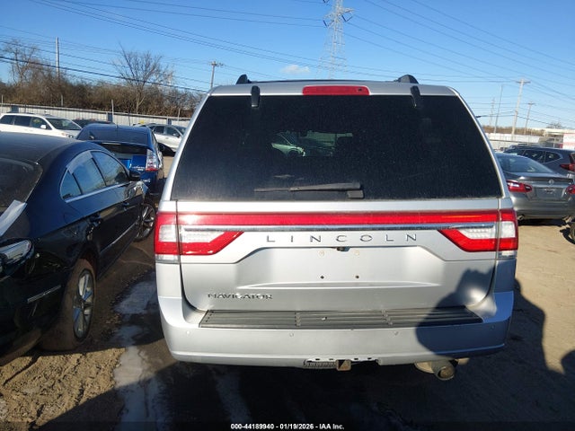 Lincoln Navigator Select