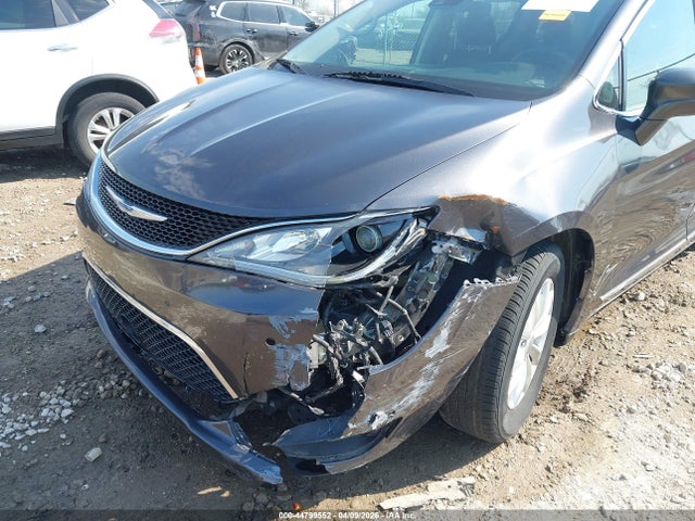 Chrysler Pacifica Touring L