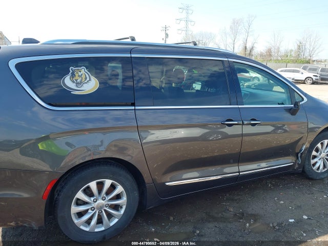 Chrysler Pacifica Touring L