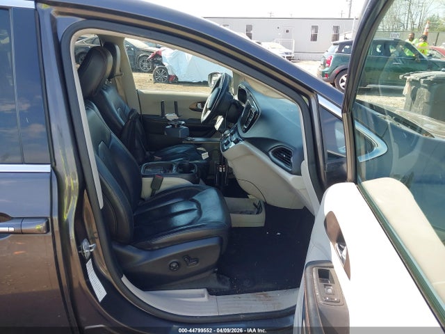Chrysler Pacifica Touring L