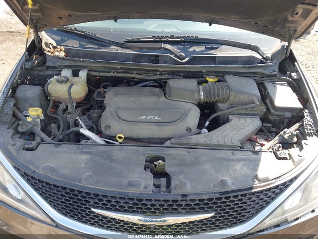 Chrysler Pacifica Touring L