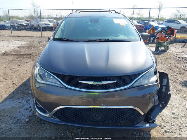Chrysler Pacifica Touring L
