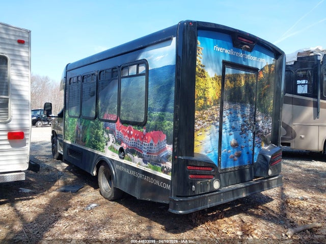 Ford Bus E-350 Cutaway