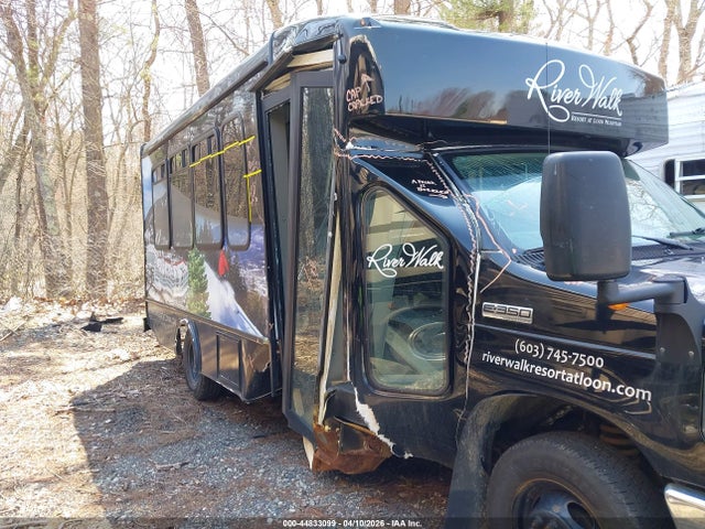 Ford Bus E-350 Cutaway