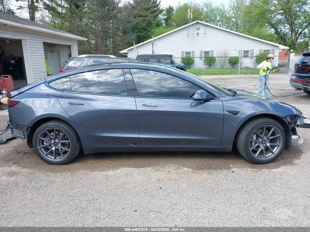 Tesla Model 3 Rear-wheel Drive