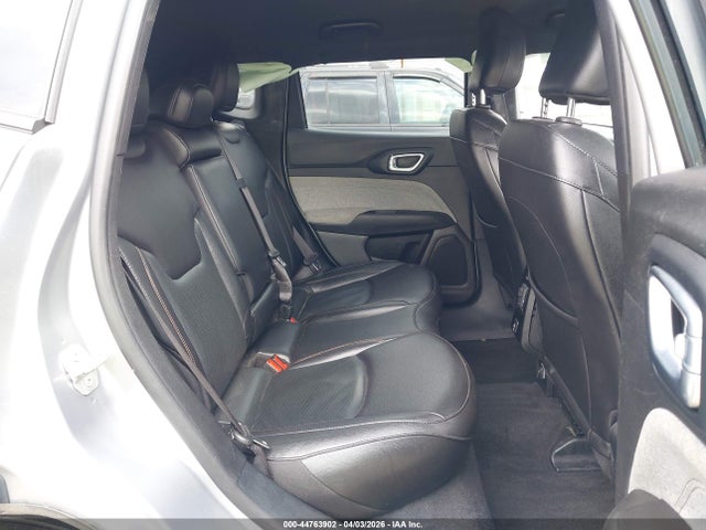 Jeep Compass Latitude Lux Fwd