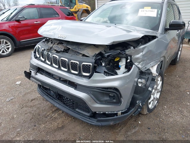 Jeep Compass Latitude Lux Fwd