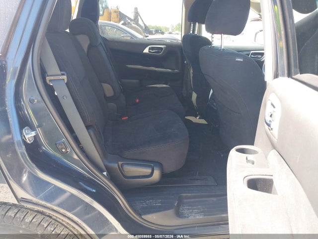 Nissan Pathfinder S