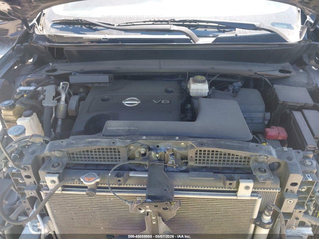 Nissan Pathfinder S