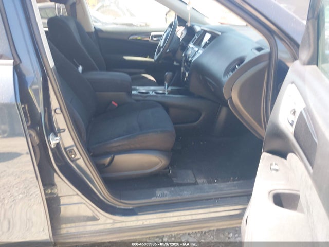 Nissan Pathfinder S