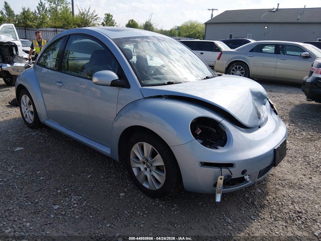 Salvage Volkswagen Beetle Image