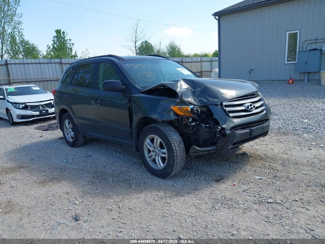 Salvage Hyundai SANTA FE Image