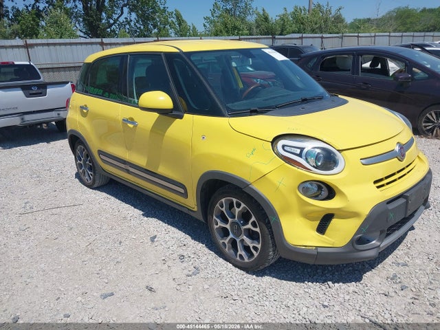 Salvage FIAT 500L Image