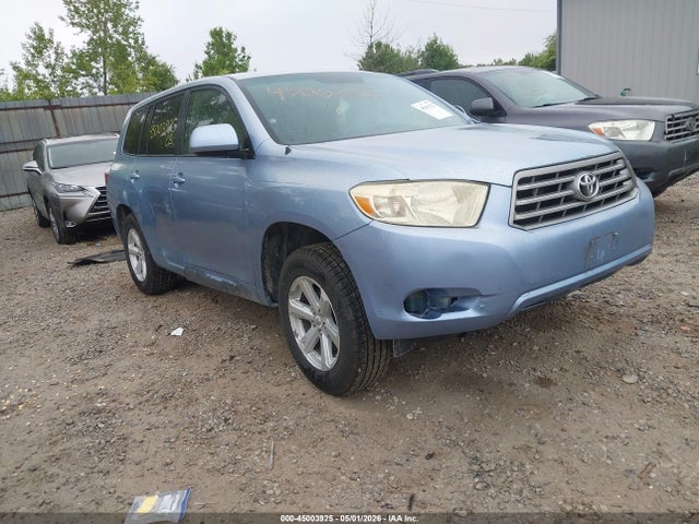 Salvage Toyota Highlander Image